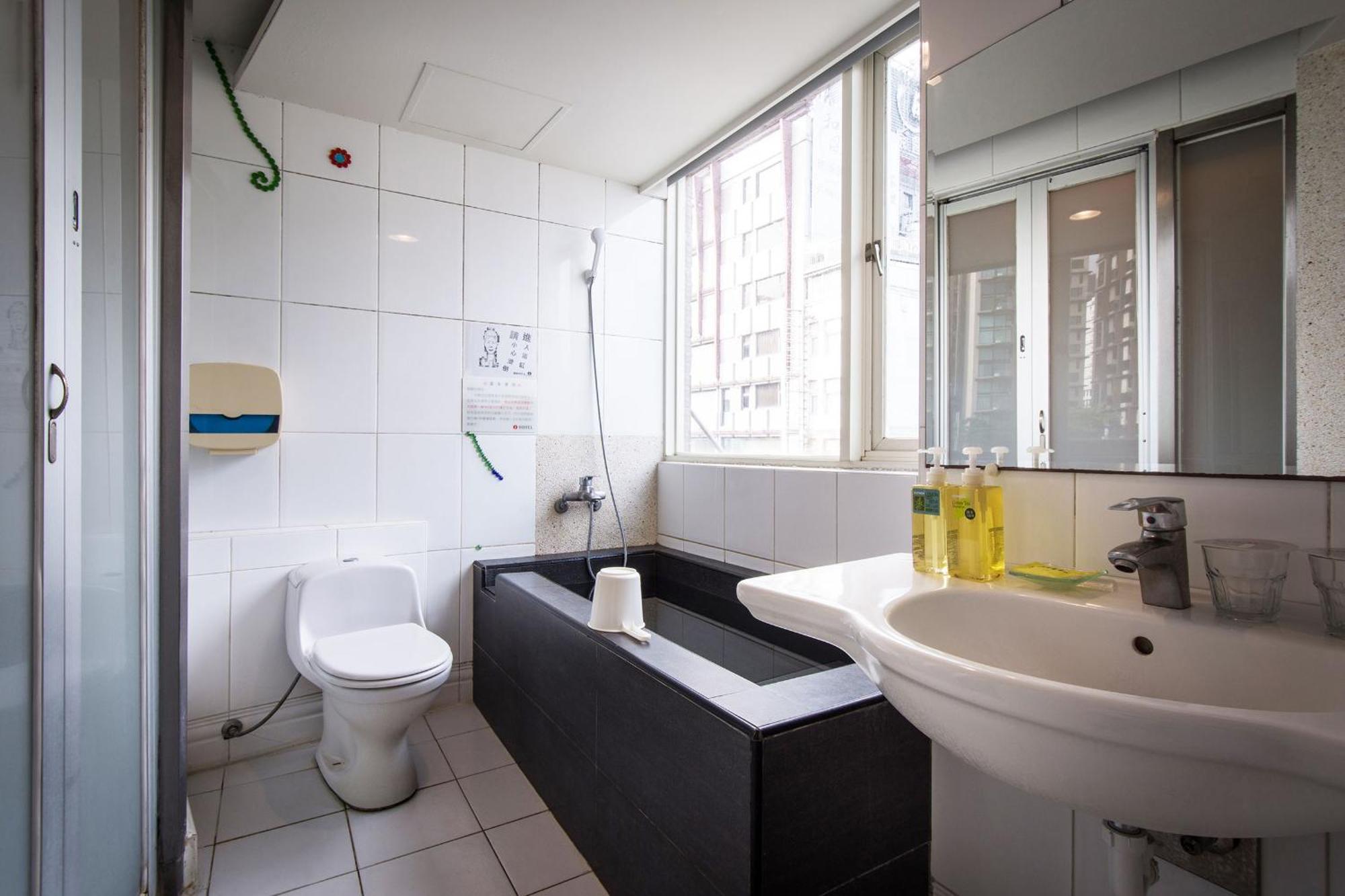 J-Hotel Цзяосі Екстер'єр фото